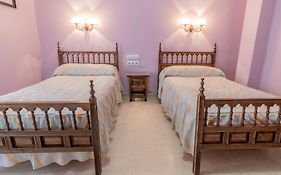Pensión Virginia by Vivere Stays